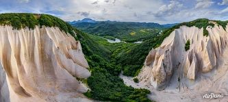 Kutkhiny Baty Rocks (Boats of the Raven spirit) Kutkhiny Baty Rocks (Boats of the Raven spirit)