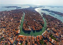 Venice, Over the main channel