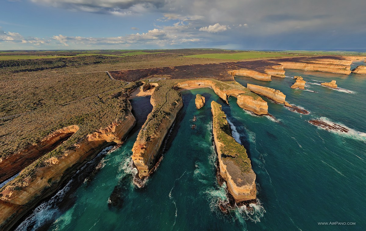 Самый п. 12 Апостолов Австралия с вертолета. AIRPANO.