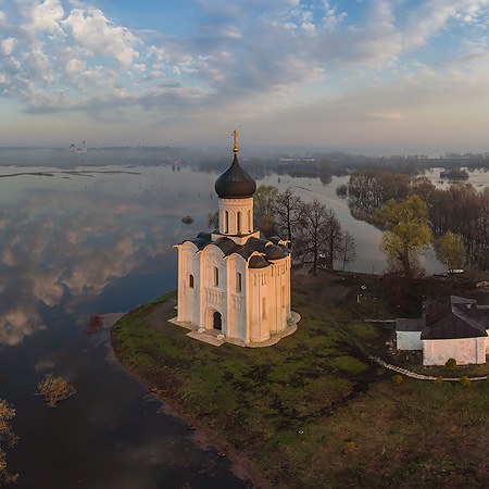 Church of the Intercession of the Holy Virgin on the Nerl River, Russia Church of the Intercession of the Holy Virgin on the Nerl River, Russia